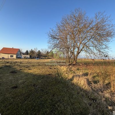 stavební pozemek Bezděkov